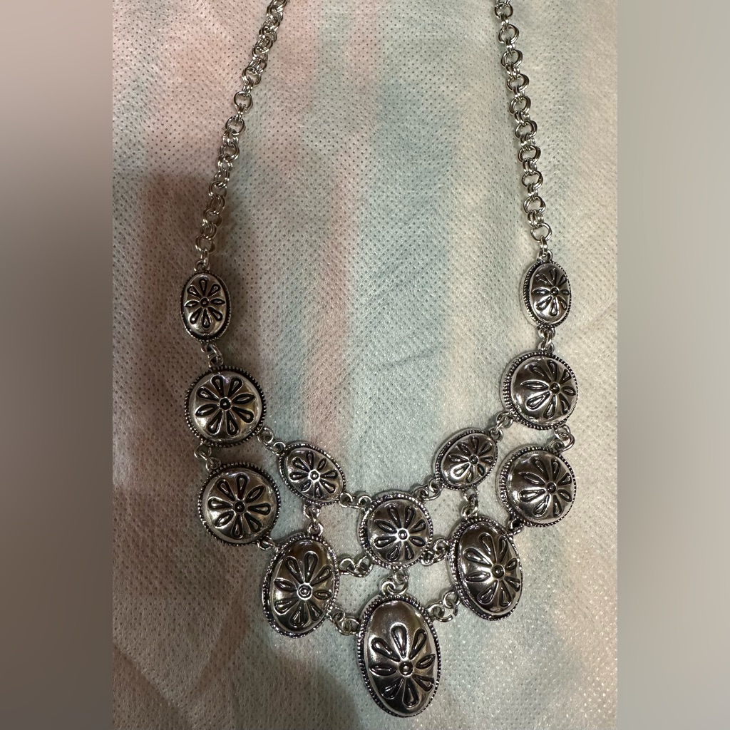 Ruby Rd Western Style Necklace With Adjustable Chain 8$